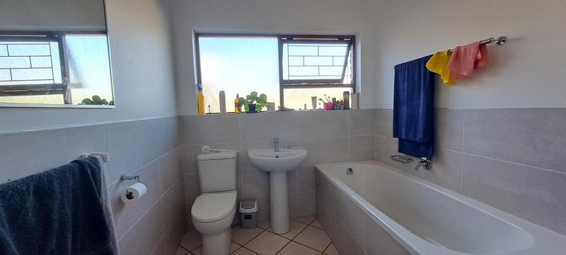 4 Bedroom Property for Sale in Heather Park Western Cape